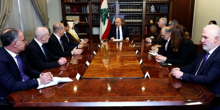 النهار: الرئيس اللبناني يؤكد أن قرار حظر أنشطة حزب الله العسكرية والأمنية نهائي