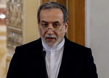 عباس عراقجي يحذر من تداعيات الحرب على إيران في الشرق الأوسط والعالم