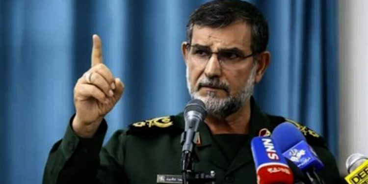 إيران تؤكد مقتل قائد بحرية الحرس الثوري علي رضا تنكسيري