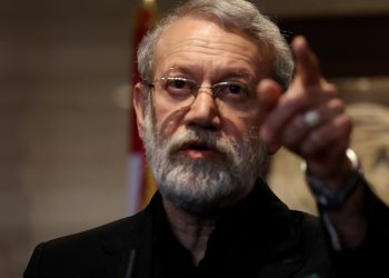 إعلام إسرائيلي يتحدث عن “استهداف لاريجاني”..ومقتل قائد الباسيج في طهران