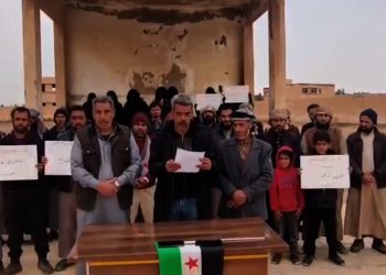 معلمو مدارس في ريف دير الزور الشرقي يشتكون من انقطاع الرواتب منذ تسلم الحكومة المؤقتة للمنطقة