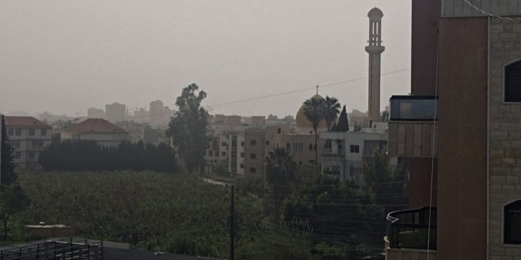 حزب الله يعلن “استهداف بارجة عسكرية إسرائيلية” قبالة السواحل اللبنانية