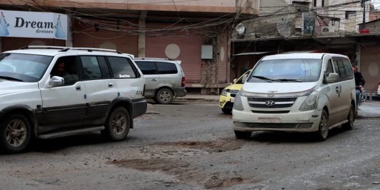 طرقات متضررة وبلدية الشعب في قامشلو تعد بحلول عاجلة