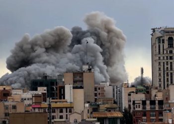 طهران: الهجمات الأمريكية والإسرائيلية ألحقت أضراراً بـ33 ألف وحدة سكنية