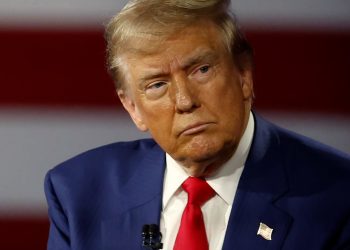 ترامب يعلن البدء بفرض حصار بحري على مضيق هرمز