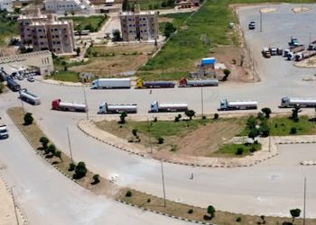 الهيئة العامة للمنافذ والجمارك: عبور شحنة ترانزيت جديدة من منفذ اليعربية متجهة إلى العراق