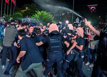 اعتقالات جديدة في تركيا على خلفية أزمة قيادة حزب الشعب الجمهوري