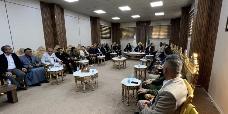 وفد من الحكومة المؤقتة يزور كوباني لبحث آلية تنظيم العمل الإداري