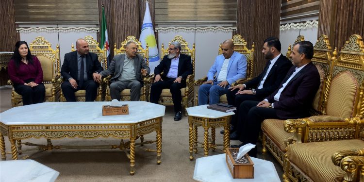 وفد من مديرية تربية حلب يطلع على واقع العملية التعليمية في كوباني