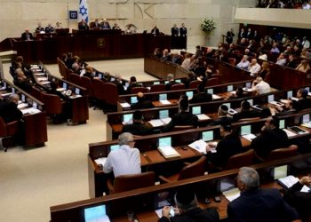 صحيفة “هآرتس” تكشف عن جلسة مرتقبة للكنيست الإسرائيلي بشأن حل نفسه