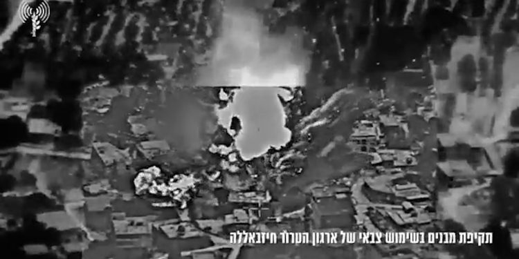 إسرائيل تدمر 15 هدفاً جنوبي لبنان وتعلن مقتل آلاف من عناصر حزب الله منذ انطلاق معركة “زئير الأسد”