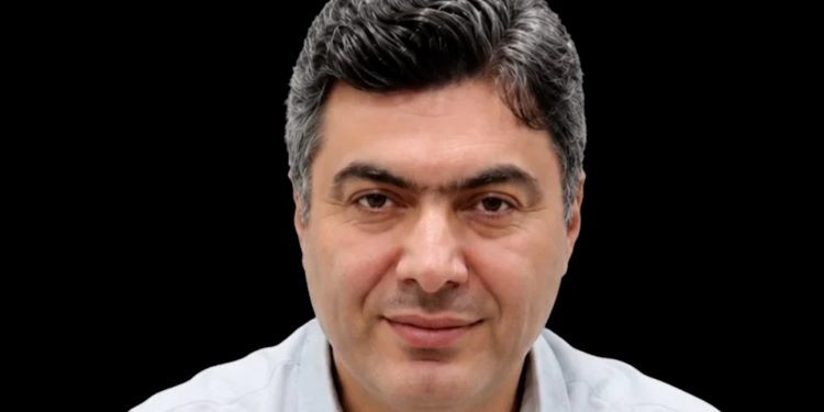 موقع علمي يصنف بروفيسور كردي كأفضل باحث في الأمراض المعدية في العراق