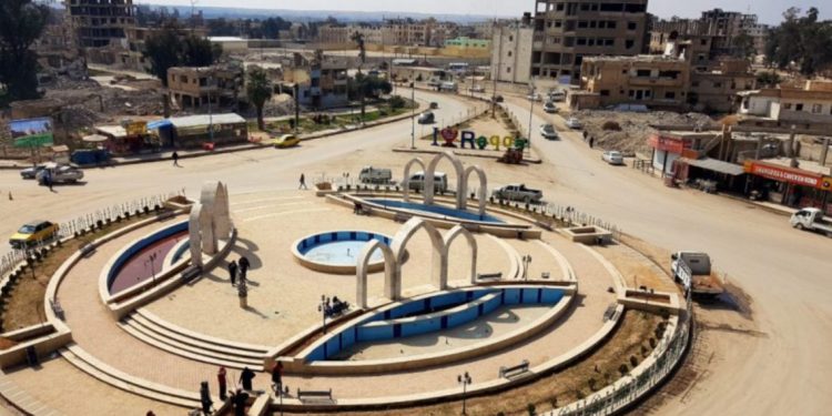 بذريعة الانتماء لقوات سوريا الديمقراطية.. حجز منازل وممتلكات المهجرين الكرد في مدينة الرقة