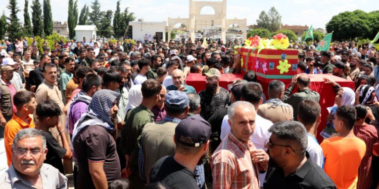 تشييع جثمان الشهيد فايز فيصل عبدي إلى مثواه الأخير في عامودا