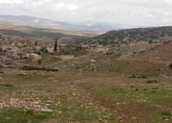 مبادرة شعبية لإصلاح الطرقات الداخلية في قرية بعفرين