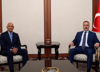توم باراك في تركيا والعراق..جولة دبلوماسية لبحث ملفات التعاون الاستراتيجي