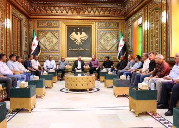 محافظ الحسكة يبحث مع ممثلين عن العشائر الكردية تعزيز الإجراءات الأمنية في المدينة