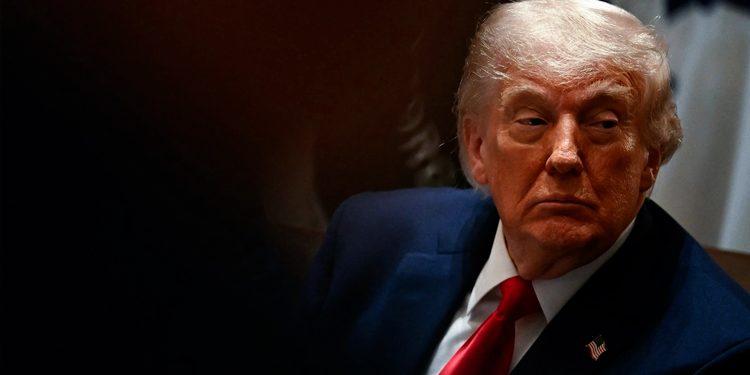 ترامب يعلن موافقة إسرائيل وحزب الله على وقف إطلاق النار