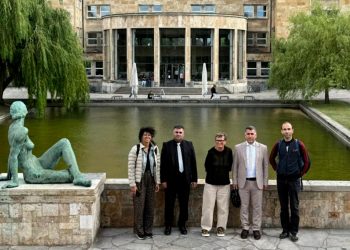 وفد جامعة كوباني يزور جامعة فرانكفورت لتعزيز التعاون الأكاديمي