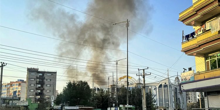 أفغانستان: مقتل 13 شخصاً وإصابة 14 آخرين بغارات باكستانية شرق البلاد