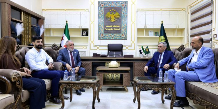 محافظ الحسكة يبحث مع مدير عام الإدارة العامة للشؤون المدنية إجراءات إعادة الجنسية للكرد المكتومين