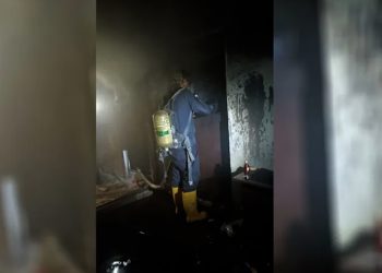 فرق الإطفاء تتمكن من إخماد حريق اندلع في أحد المنازل بمدينة الحسكة