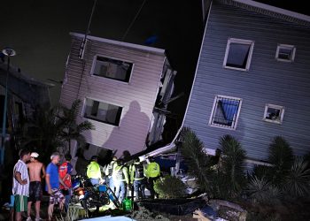 32 قتيلاً و700 جريح حصيلة زلزالين ضربا فنزويلا