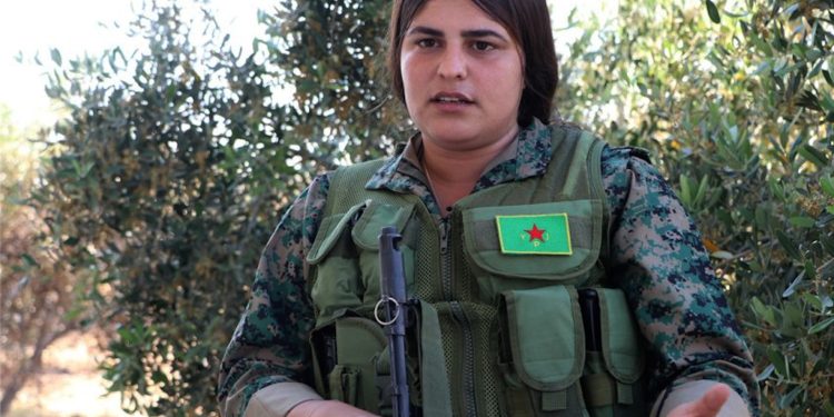 مقاتلة في وحدات حماية المرأة تؤكد استمرار نضالهن حتى ضمان حقوق المرأة دستورياً