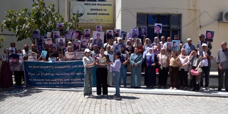 مجلس عوائل الشهداء في كوباني يطالب بالإفراج عن الأسرى