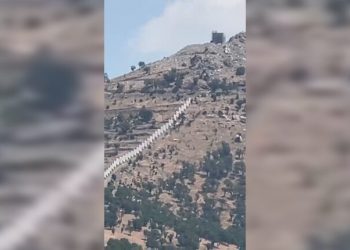 إيران تعزز وجودها العسكري على حدود إقليم كردستان بقواعد جديدة وجدران حدودية