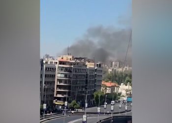 سلسلة انفجارات تهز محيط الفندق الذي يقيم فيه ماكرون بدمشق