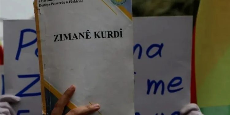 مواطنو جل آغا: الاعتراف الدستوري باللغة الكردية حق مشروع يعكس هويتنا ووجودن