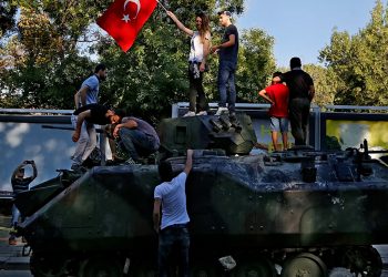 النيابة العامة في تركيا تأمر بتوقيف نحو ألف شخص قبل ذكرى محاولة الانقلاب