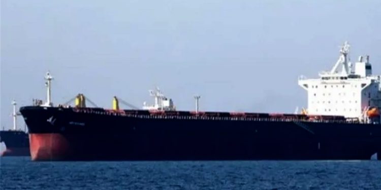 قطر وإيران تستأنفان التجارة البحرية