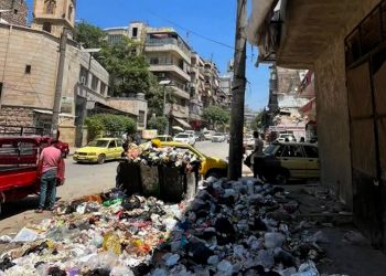 المرصد السوري: تراكم النفايات في حي الكلاسة بحلب يثير مخاوف الأهالي من كارثة صحية