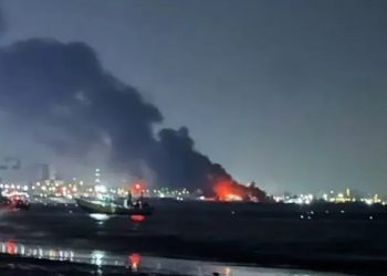 إعلام إيراني: مقتل 8 جنود إيرانيين بهجمات أمريكية على بندر عباس وبوشهر