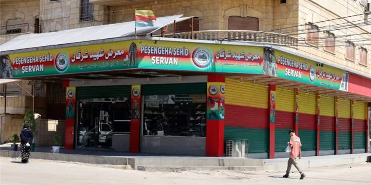اللغة الكردية تتصدر واجهات المحال التجارية في الحسكة إلى جانب العربية والسريانية