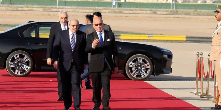 رئيس الحكومة اللبنانية يصل بغداد لبحث تعزيز العلاقات والتنسيق لمواجهة تحديات المنطقة