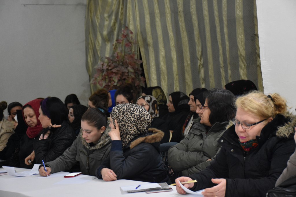 25’ê Mijdarê roja têkoşîna li dijî tundiya li ser Jinê li Qamişlo û Halebê panel û semîner hatin lidarxistin