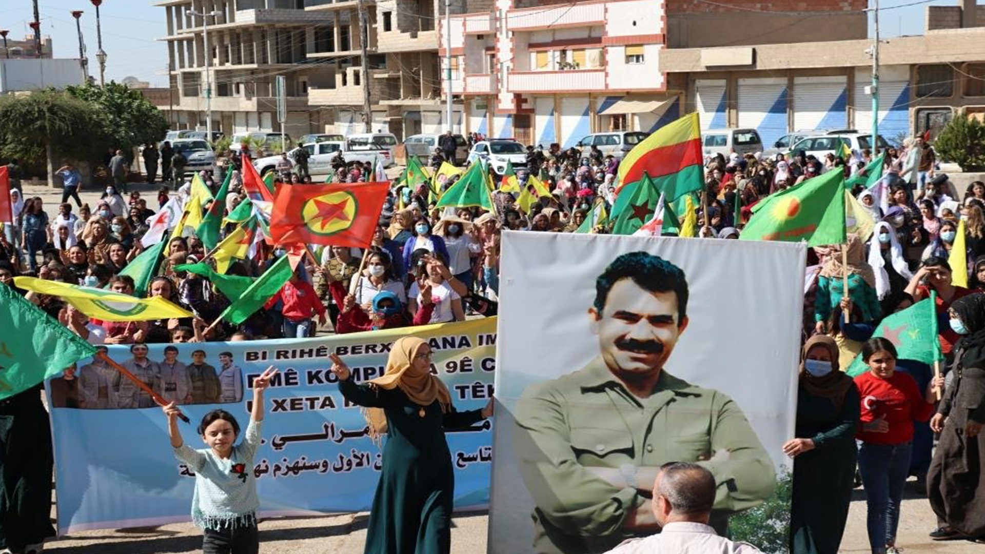 Şêniyên herêmên Bakur û Rojhilatê Sûrî li qadan bûn
