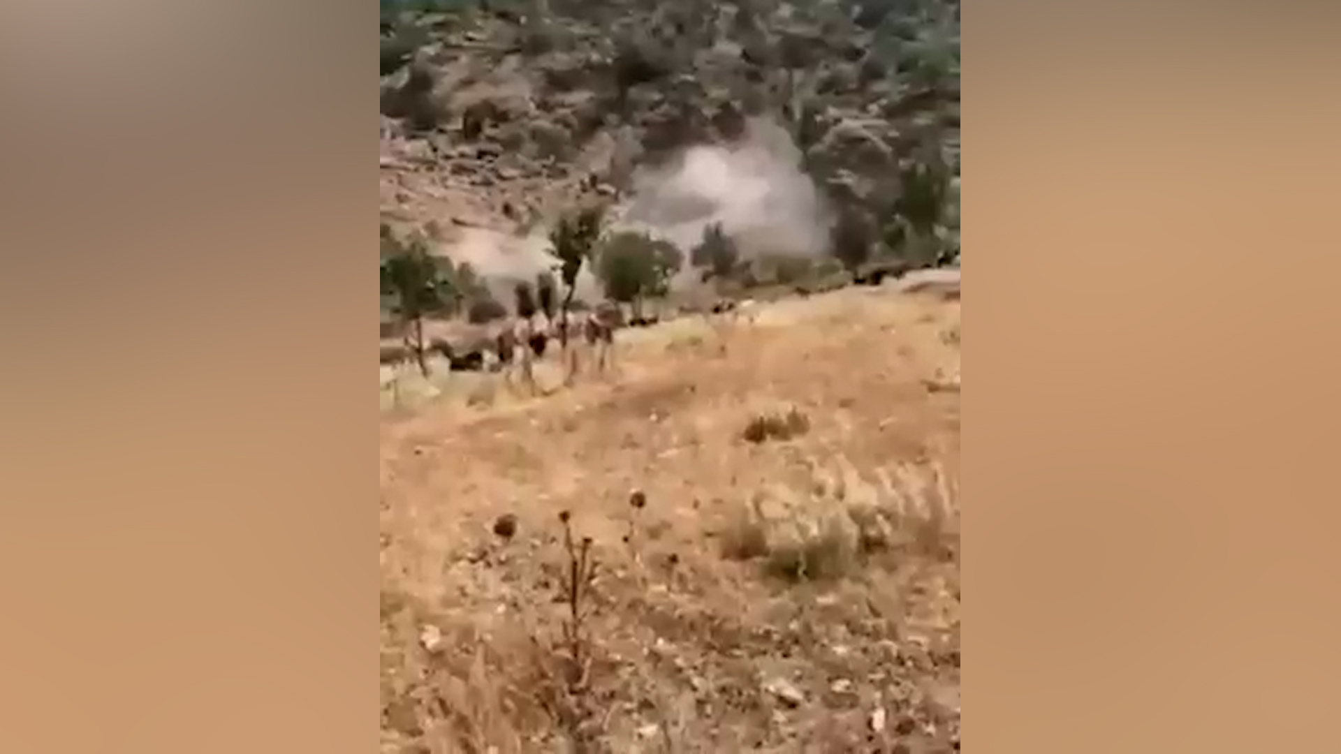 Artêşa Tirk gundê Perex ê Zaxoyê topbaran kir