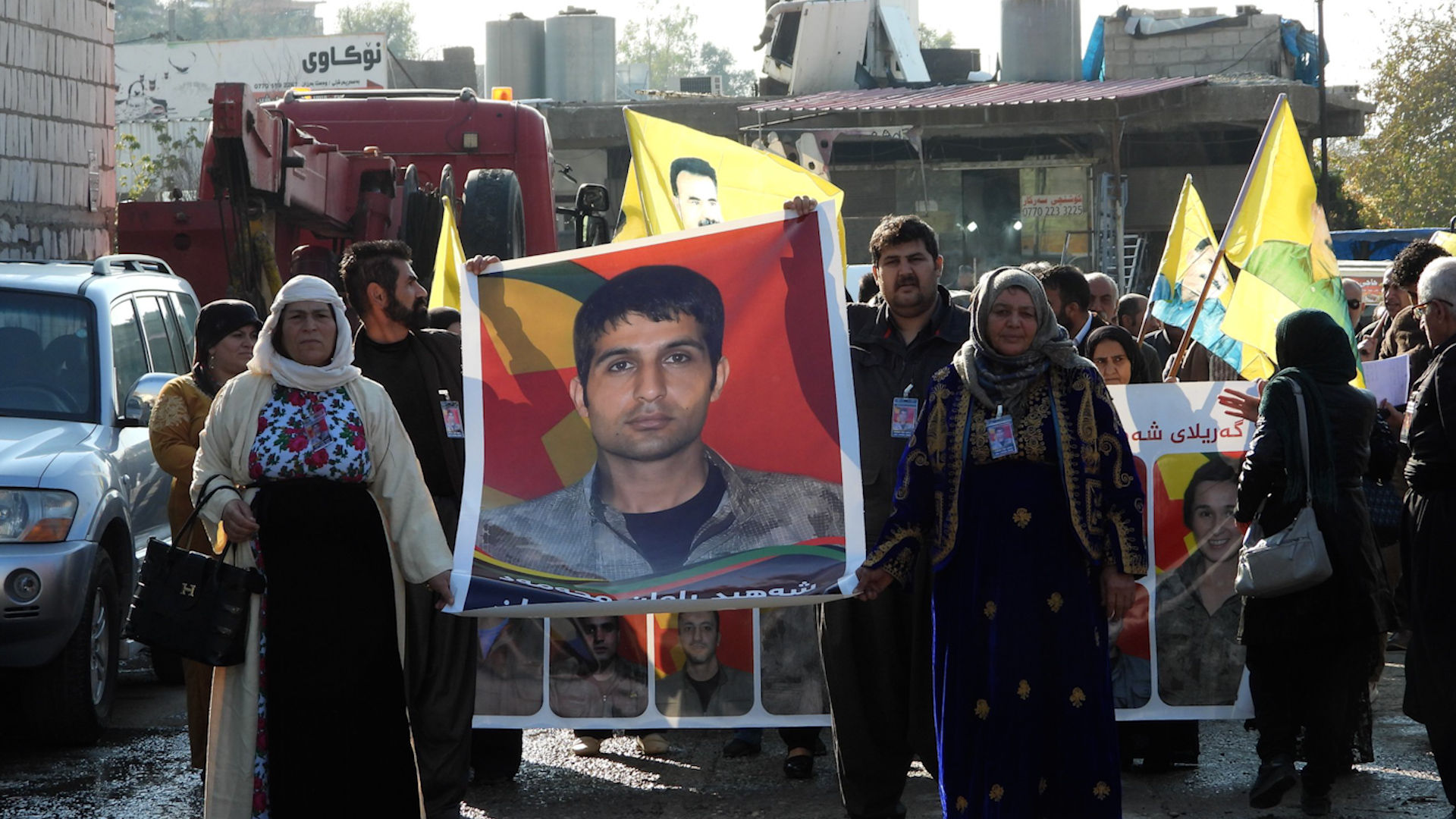 Li Silêmaniyê ji bo şehîd Helmet Viyan konê sersaxiyê hat danîn