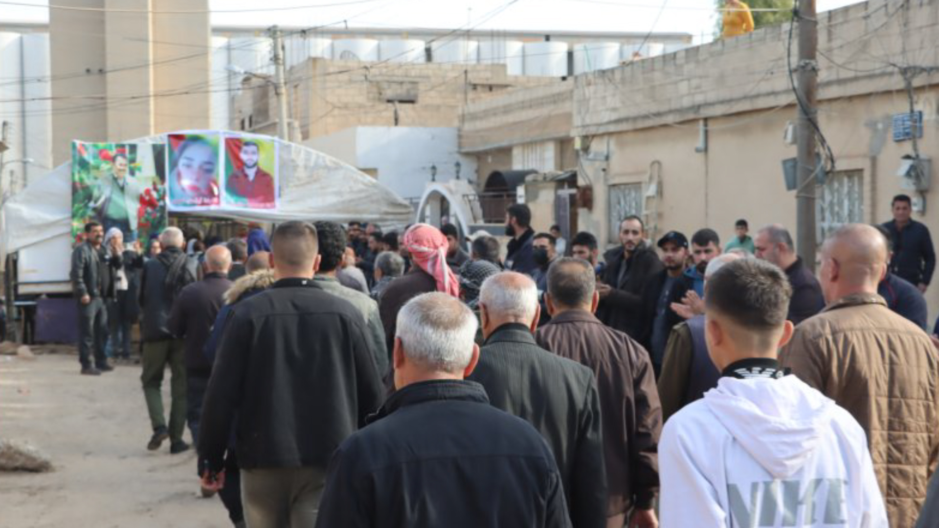 Xelkê Qamişlo sersaxî da malbata her du şehîdan Ciwan Elî û Aya Mihemed