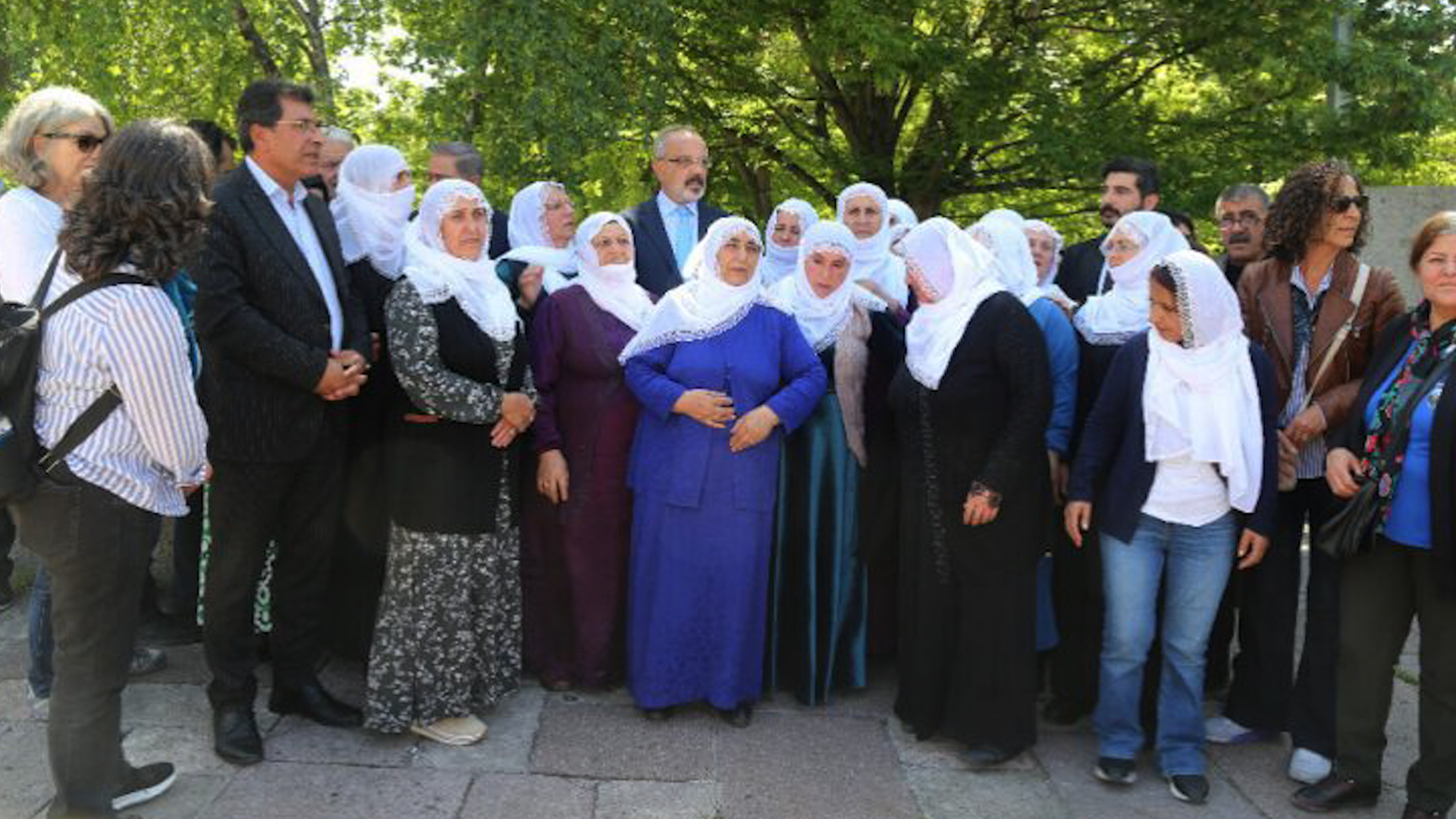 Xizmên girtiyan: Li girtîgehan tecrîd heye
