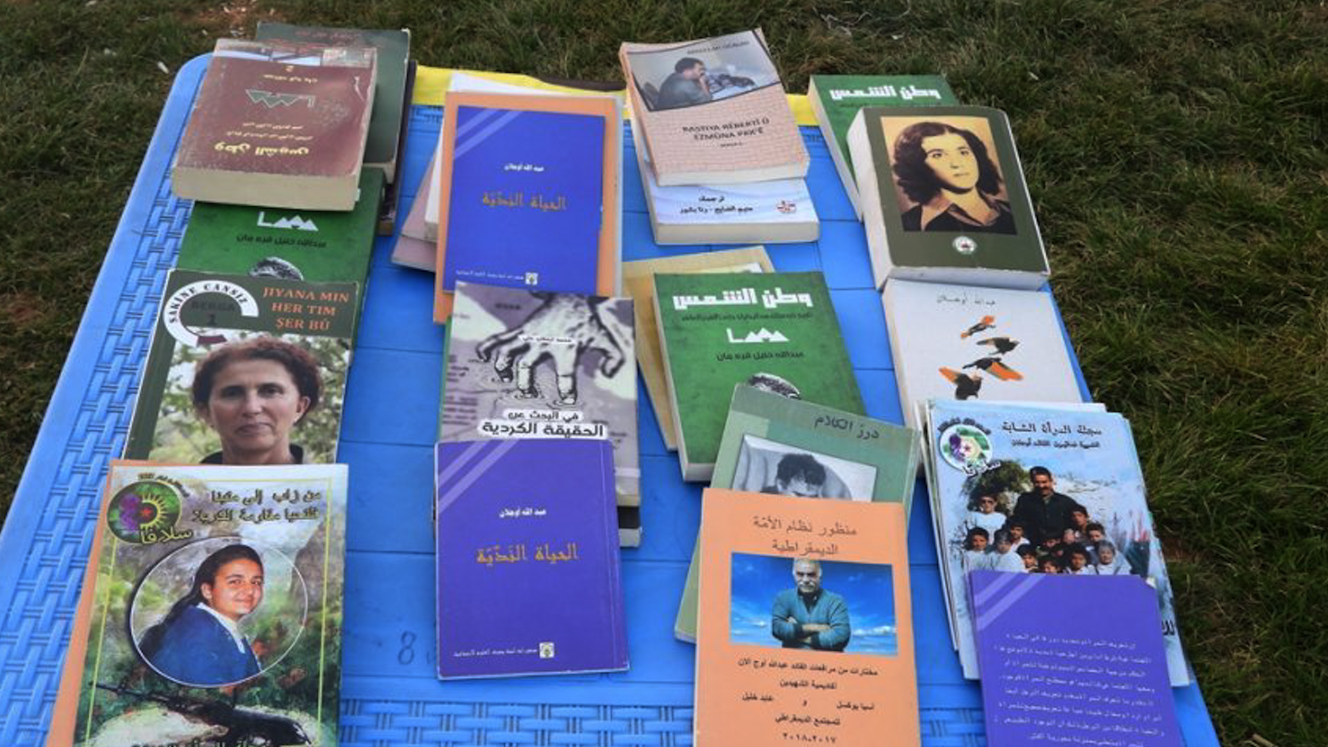 Li Tebayê pirtûk û wêneyên Rêber Abdullah Ocalan hatin pêşandan