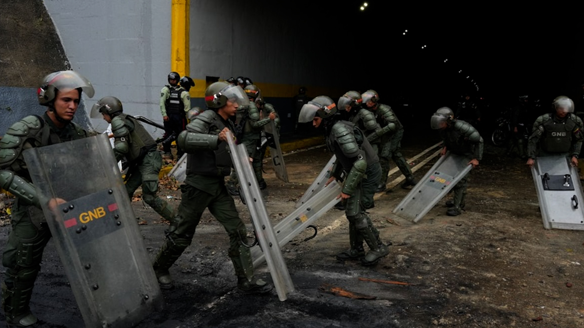 Venezuelayê-Li welêt ji ber encamên hilbijartinê xwepêşandan dest pê kir