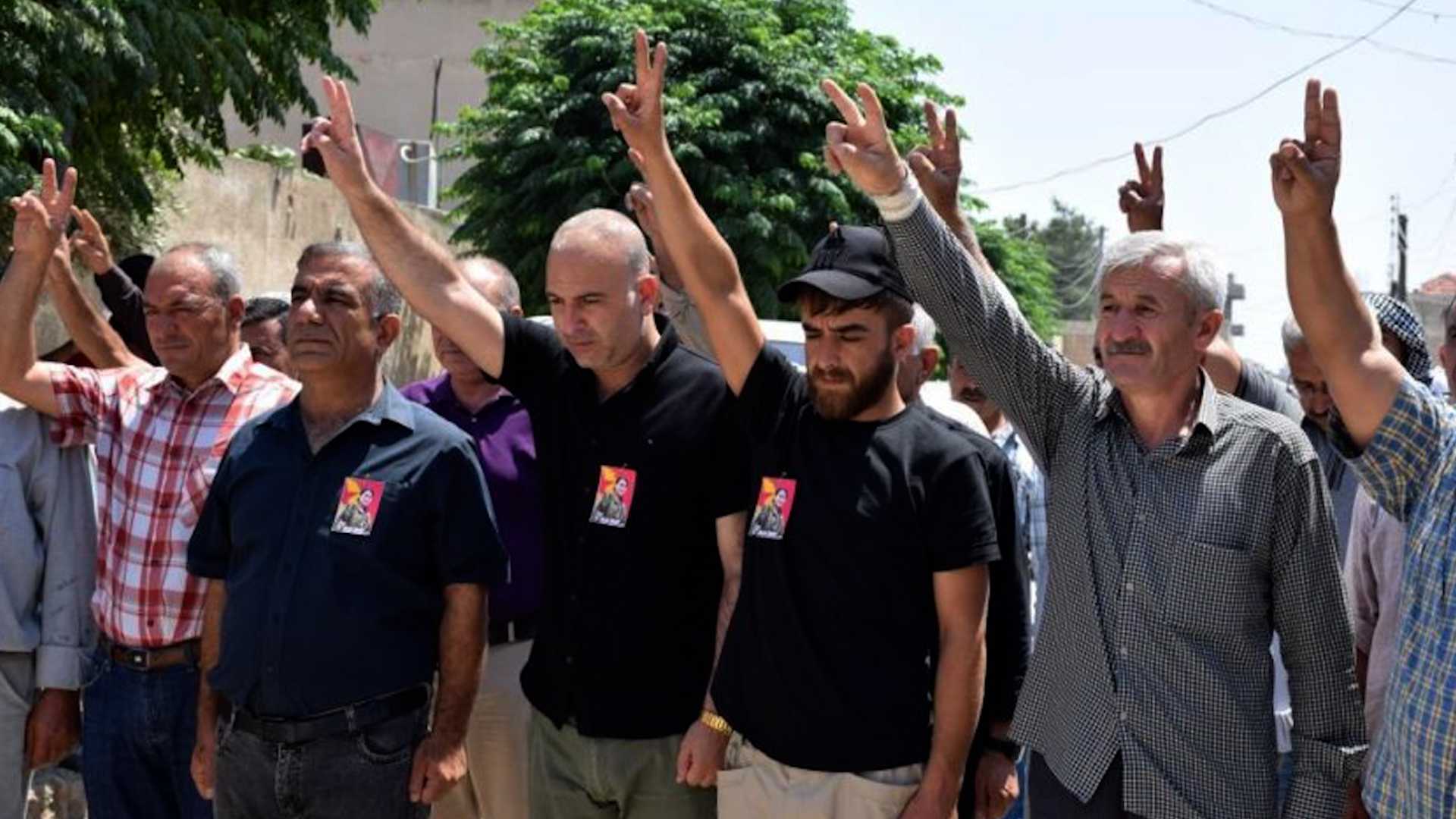 Li Kobanê bi merasîmekê sersaxî ji malbata gerîlaya şehîd Jiyan Rêdûr re hat xwestin