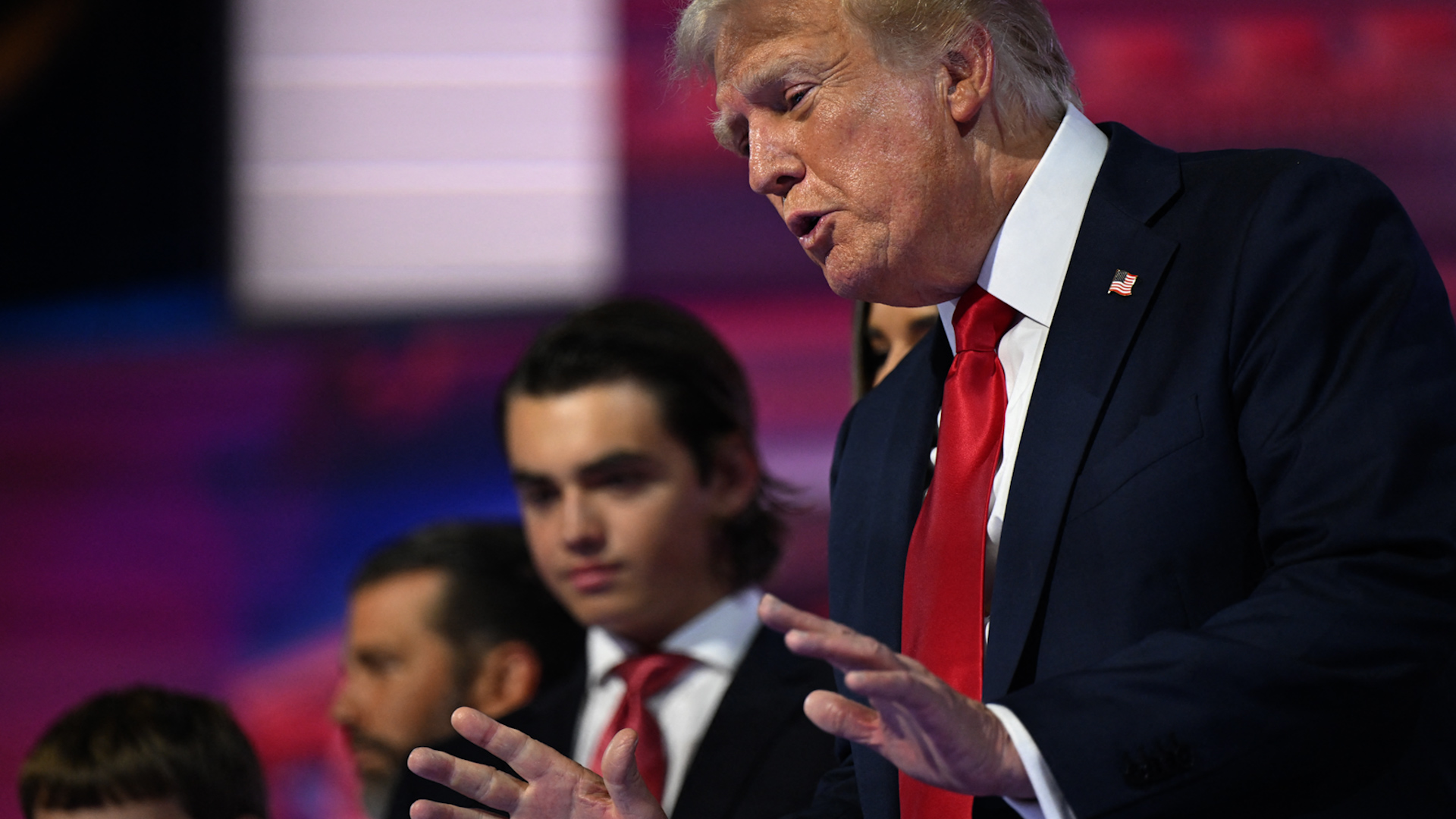 Trump: Ez ê bi telefonekê dawî li şerê li cîhanê bînim