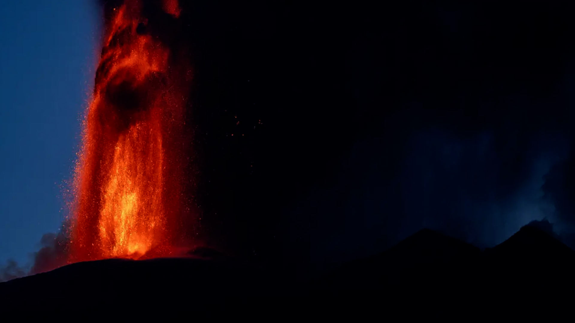 Çiyayê Etna yê li Îtalyayê cara 5’an teqiya