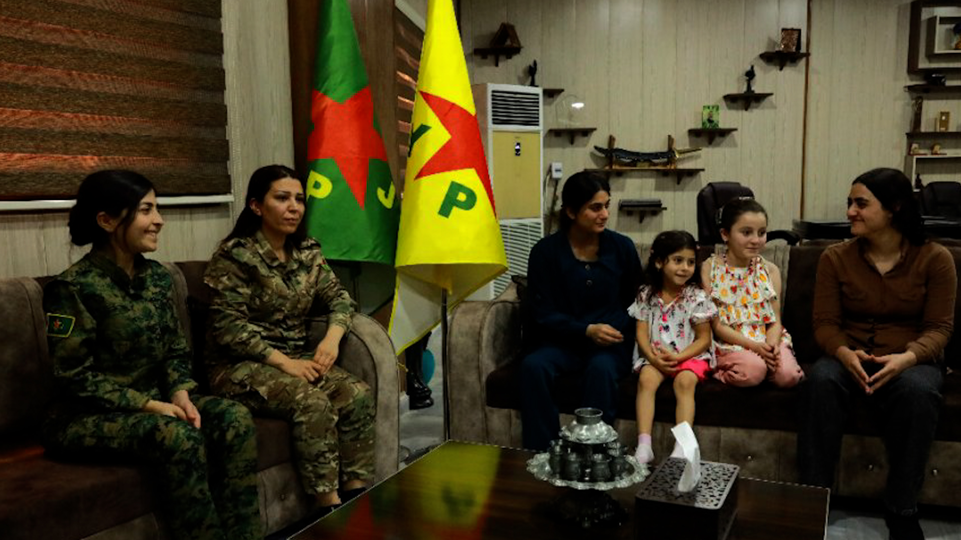 YPJ’ê zarokek û 2 Jinên Êzidî ji kampa Holê xilaskirin